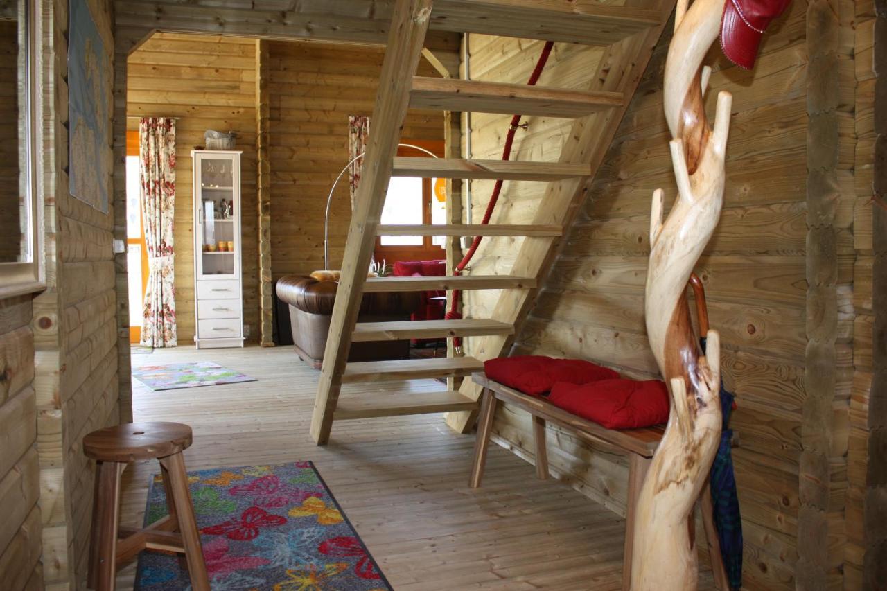 Villa Emilia - Gemütliches kinderfreundliches Blockhaus mit umzäuntem Garten Sint-Annaland Exterior foto