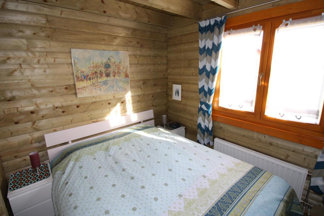 Villa Emilia - Gemütliches kinderfreundliches Blockhaus mit umzäuntem Garten Sint-Annaland Exterior foto