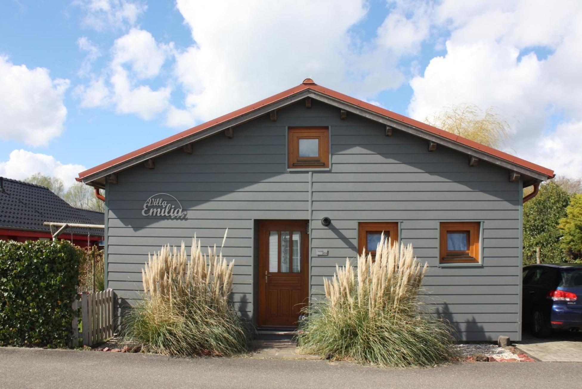 Villa Emilia - Gemütliches kinderfreundliches Blockhaus mit umzäuntem Garten Sint-Annaland Exterior foto